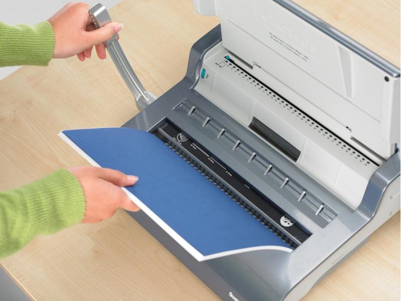 Drahtbindegerät FELLOWES Quasar Wire, stanzt 15 Blatt, bindet bis 130 Blatt